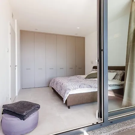 Appartement Lakeview Terrace Superior With Pool And Air Conditioning *